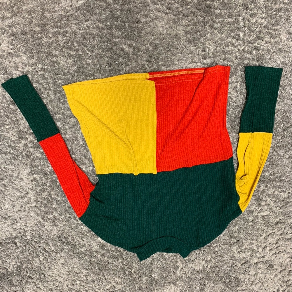 Color block turtleneck